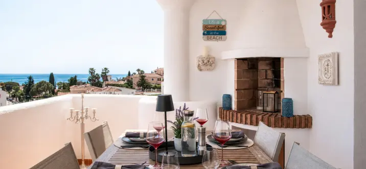 Venta de apartamento en planta media en Calahonda 0
