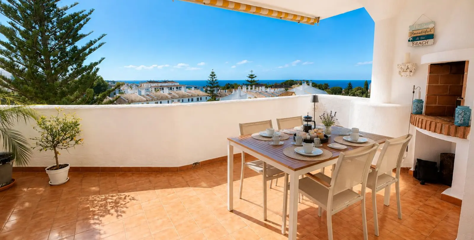 Sale of middle floor apartment in Calahonda 1