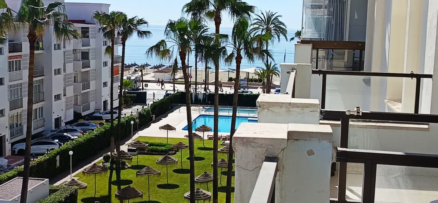 Venta de apartamento en planta media en Fuengirola 0