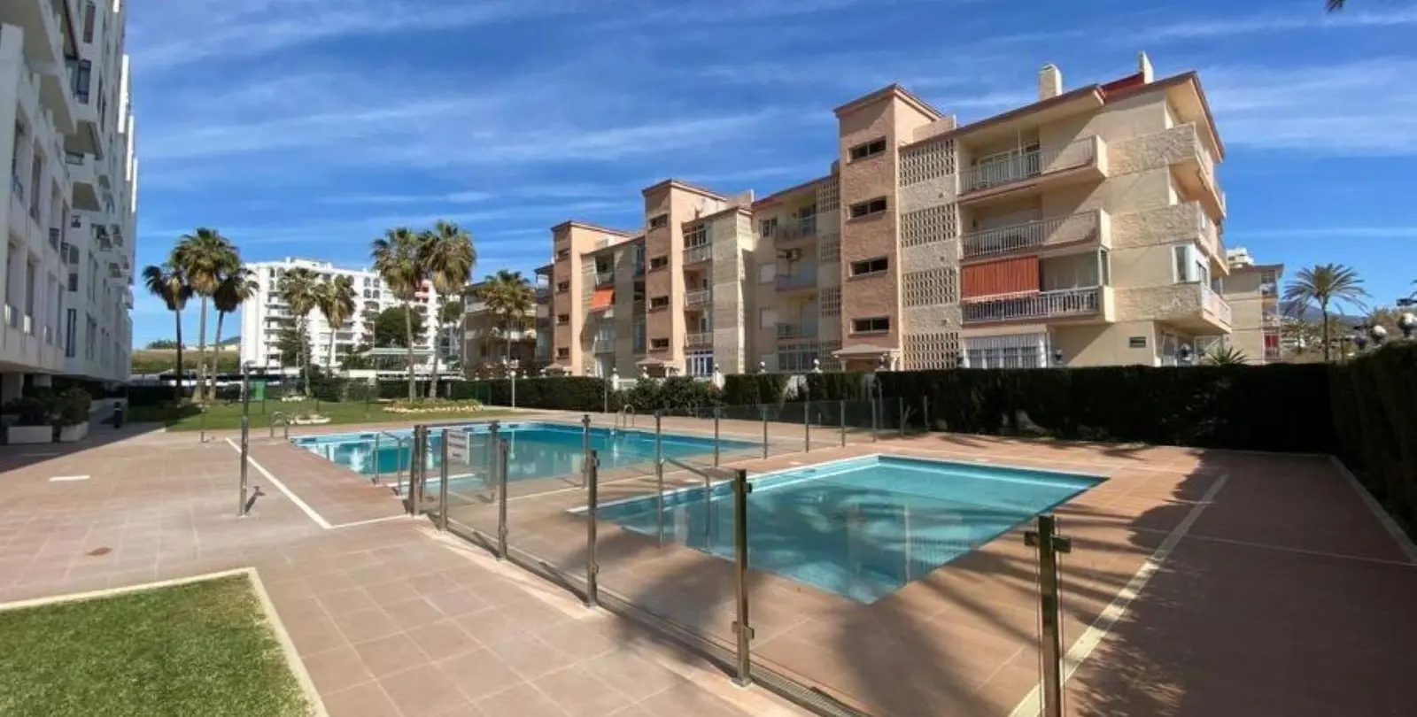 Продажа апартаментов на среднем этаже в Fuengirola 2