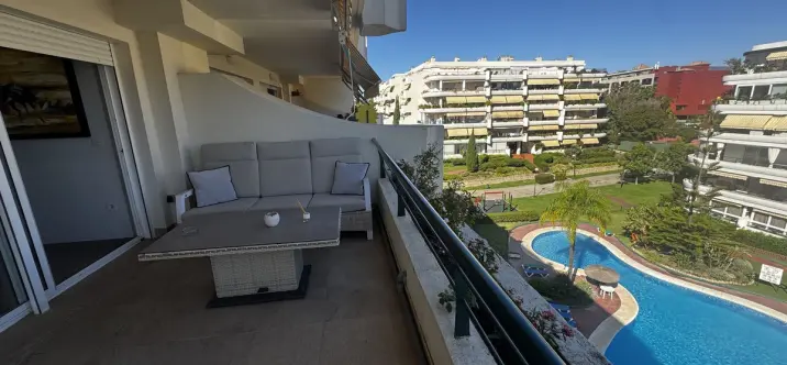 Sale of middle floor apartment in Guadalmina Alta 1