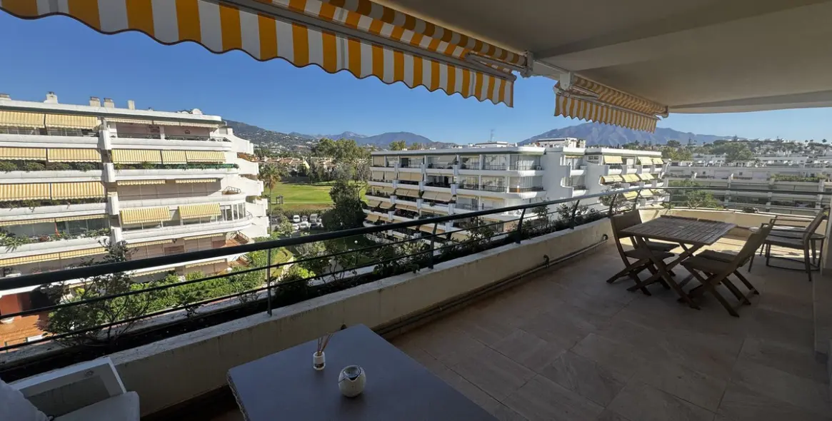 Sale of middle floor apartment in Guadalmina Alta 6