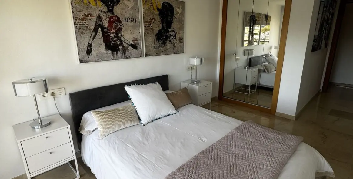 Sale of middle floor apartment in Guadalmina Alta 19