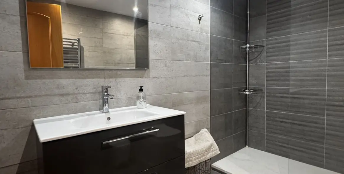 Sale of middle floor apartment in Guadalmina Alta 22