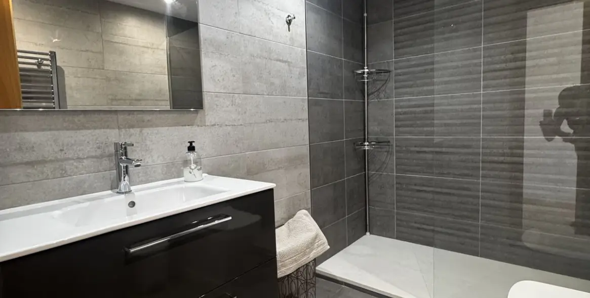 Sale of middle floor apartment in Guadalmina Alta 23