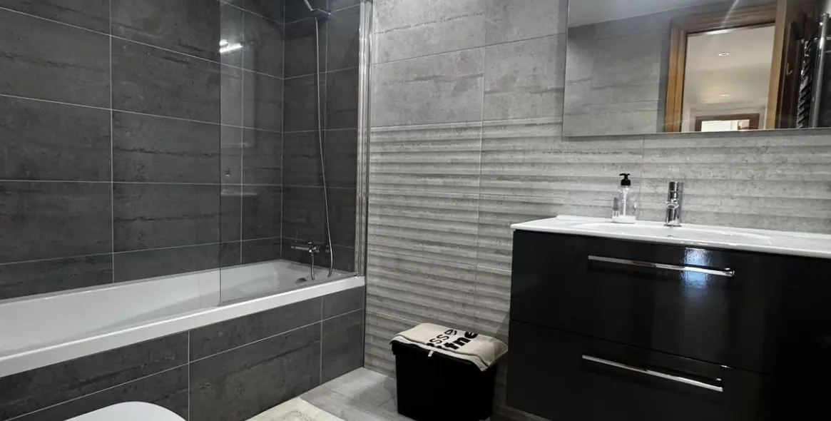 Sale of middle floor apartment in Guadalmina Alta 34
