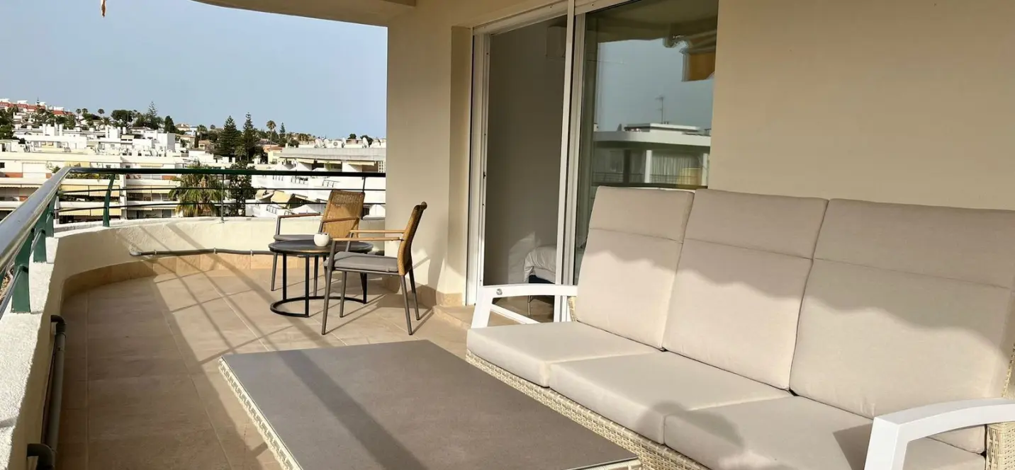 Продажа апартаментов на среднем этаже в Guadalmina Alta 4