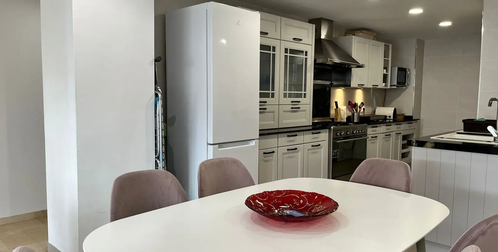 Продажа апартаментов на среднем этаже в Guadalmina Alta 15