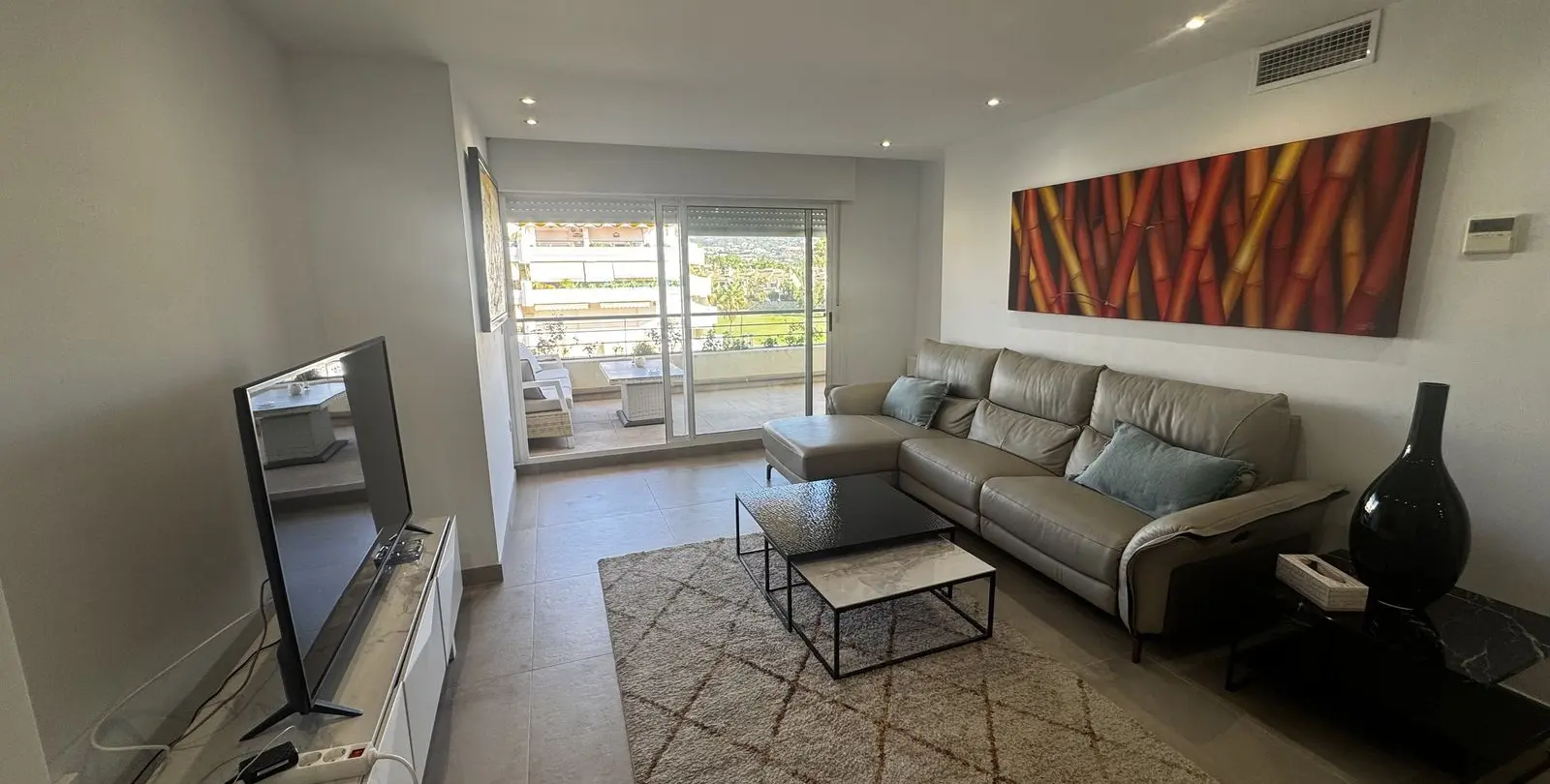 Продажа апартаментов на среднем этаже в Guadalmina Alta 17