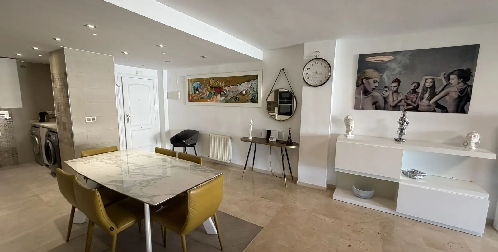 Venta de apartamento en planta media en Guadalmina Alta 5