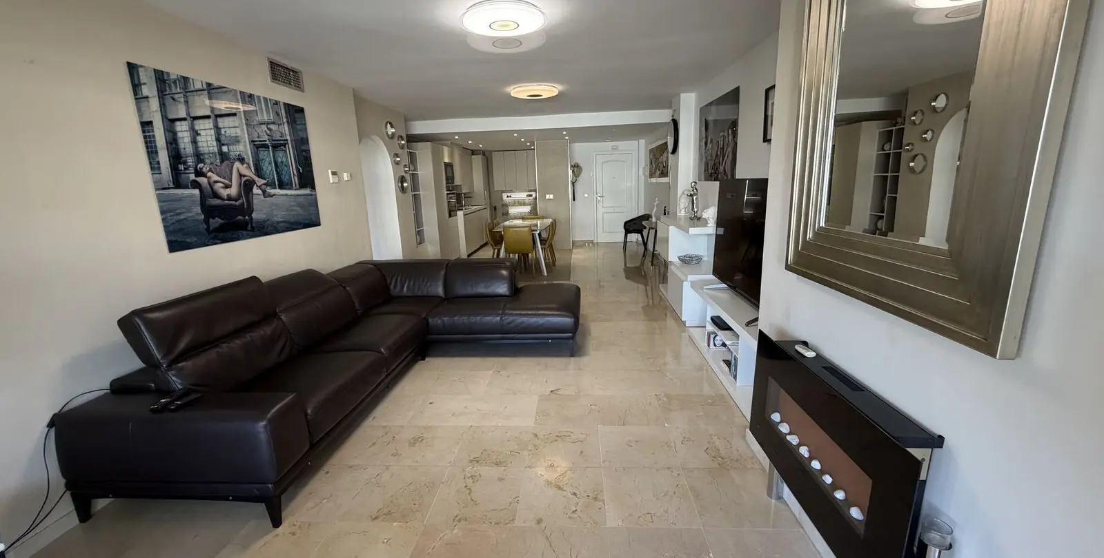 Venta de apartamento en planta media en Guadalmina Alta 9