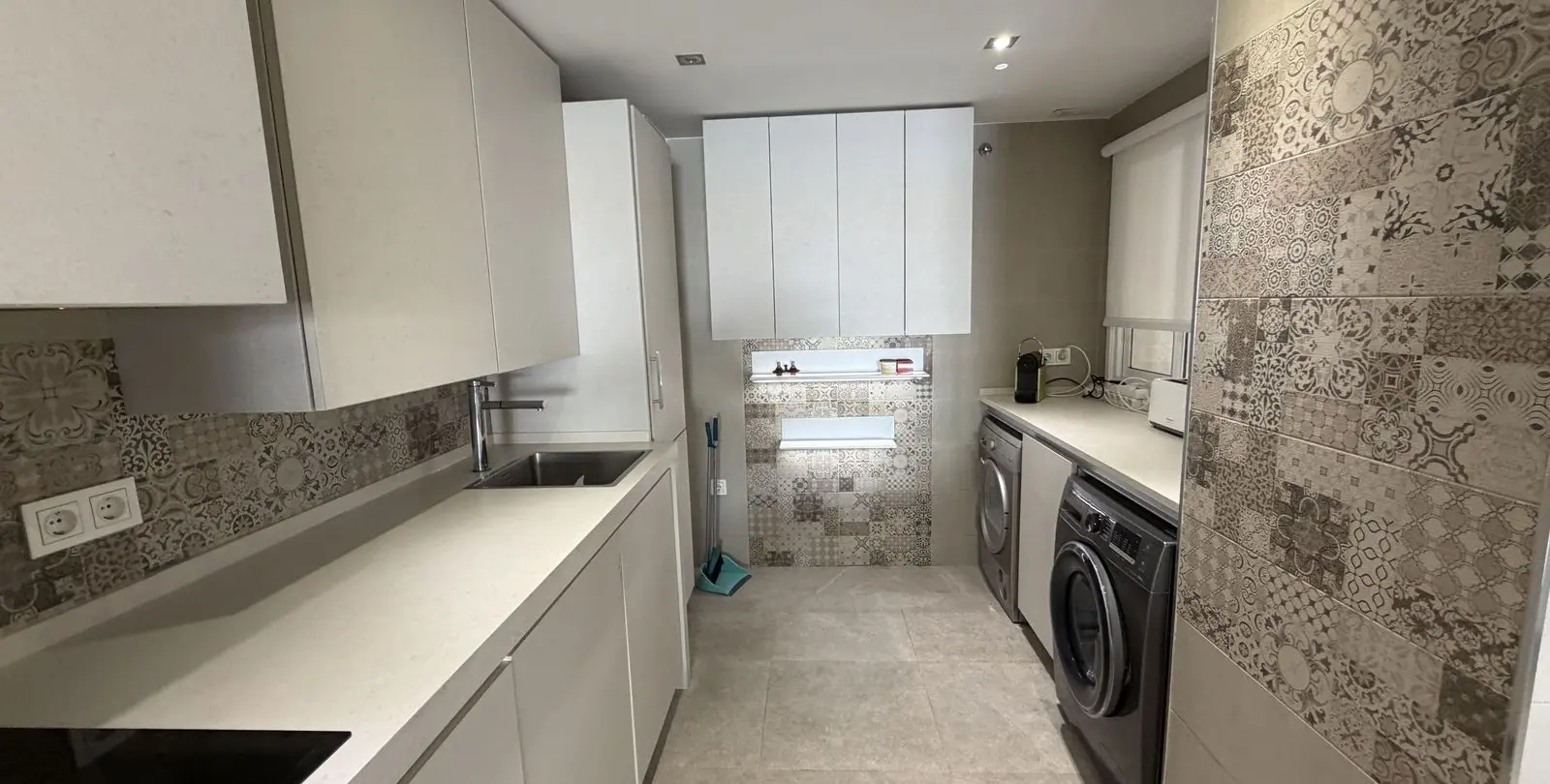 Venta de apartamento en planta media en Guadalmina Alta 15