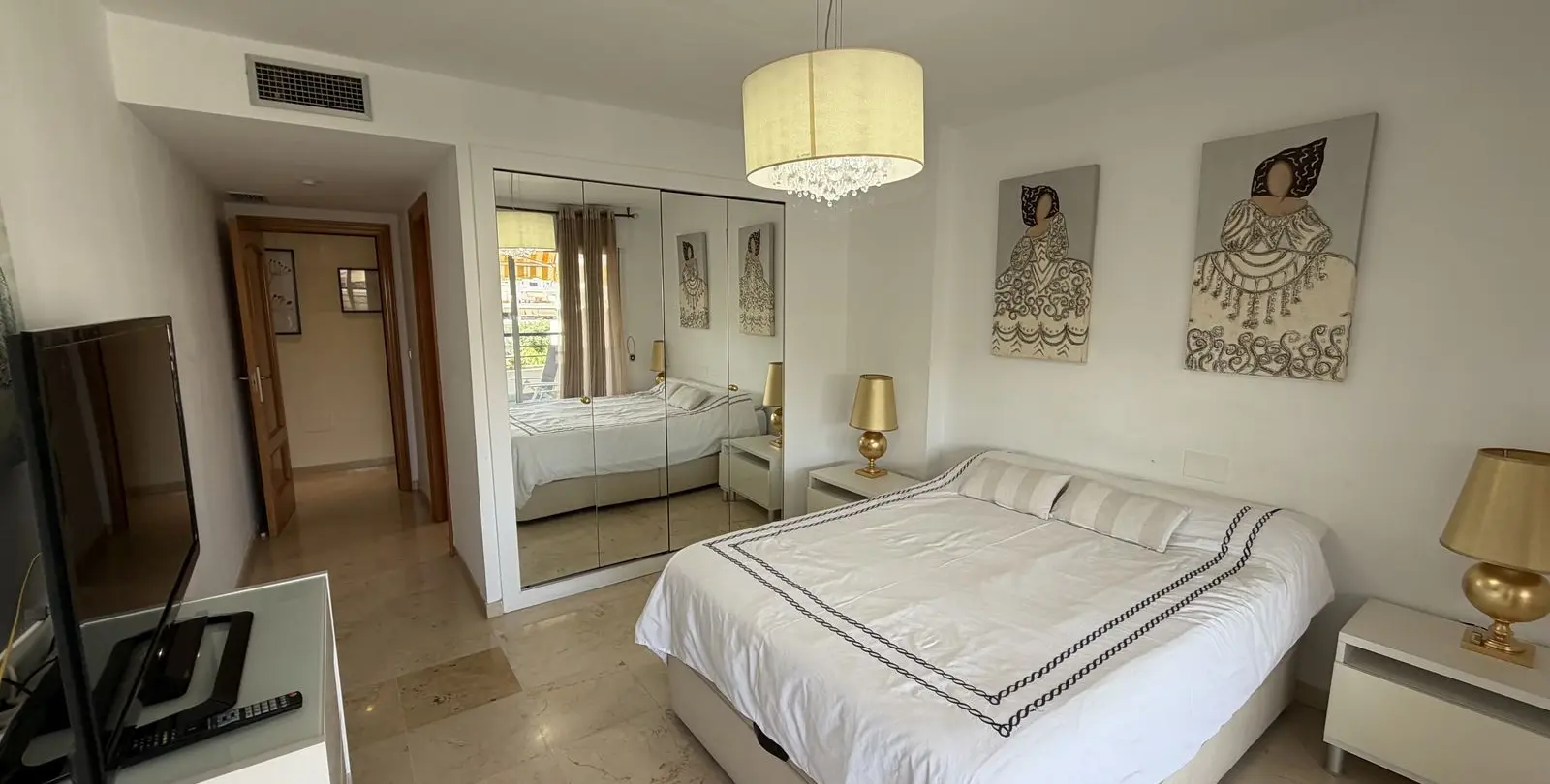 Venta de apartamento en planta media en Guadalmina Alta 31