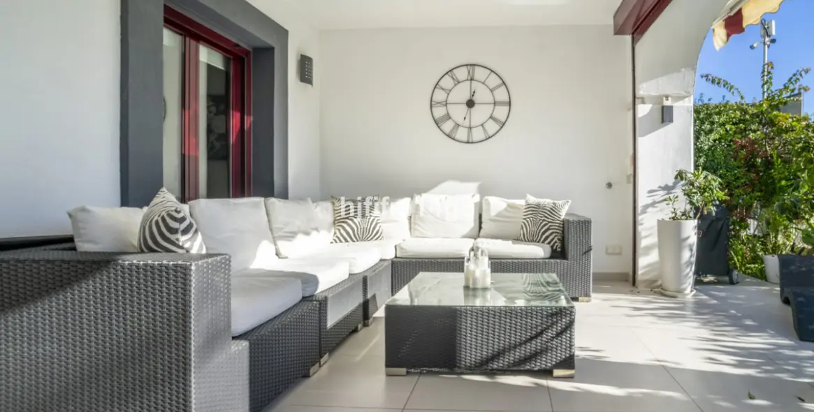 Sale of ground floor apartment in San Pedro de Alcántara 2