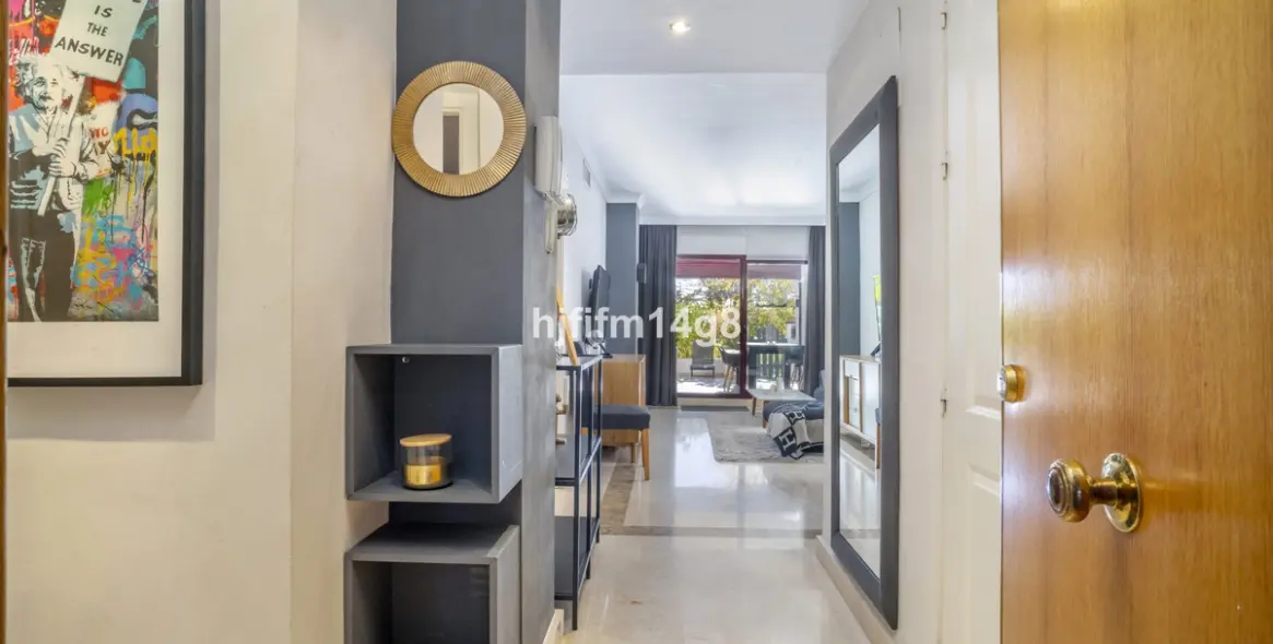 Sale of ground floor apartment in San Pedro de Alcántara 19
