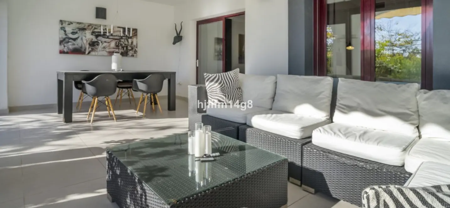 Sale of ground floor apartment in San Pedro de Alcántara 2