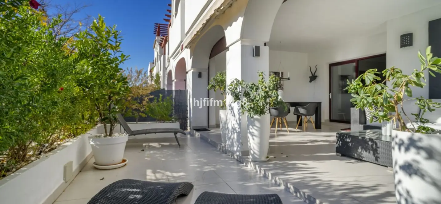 Sale of ground floor apartment in San Pedro de Alcántara 3