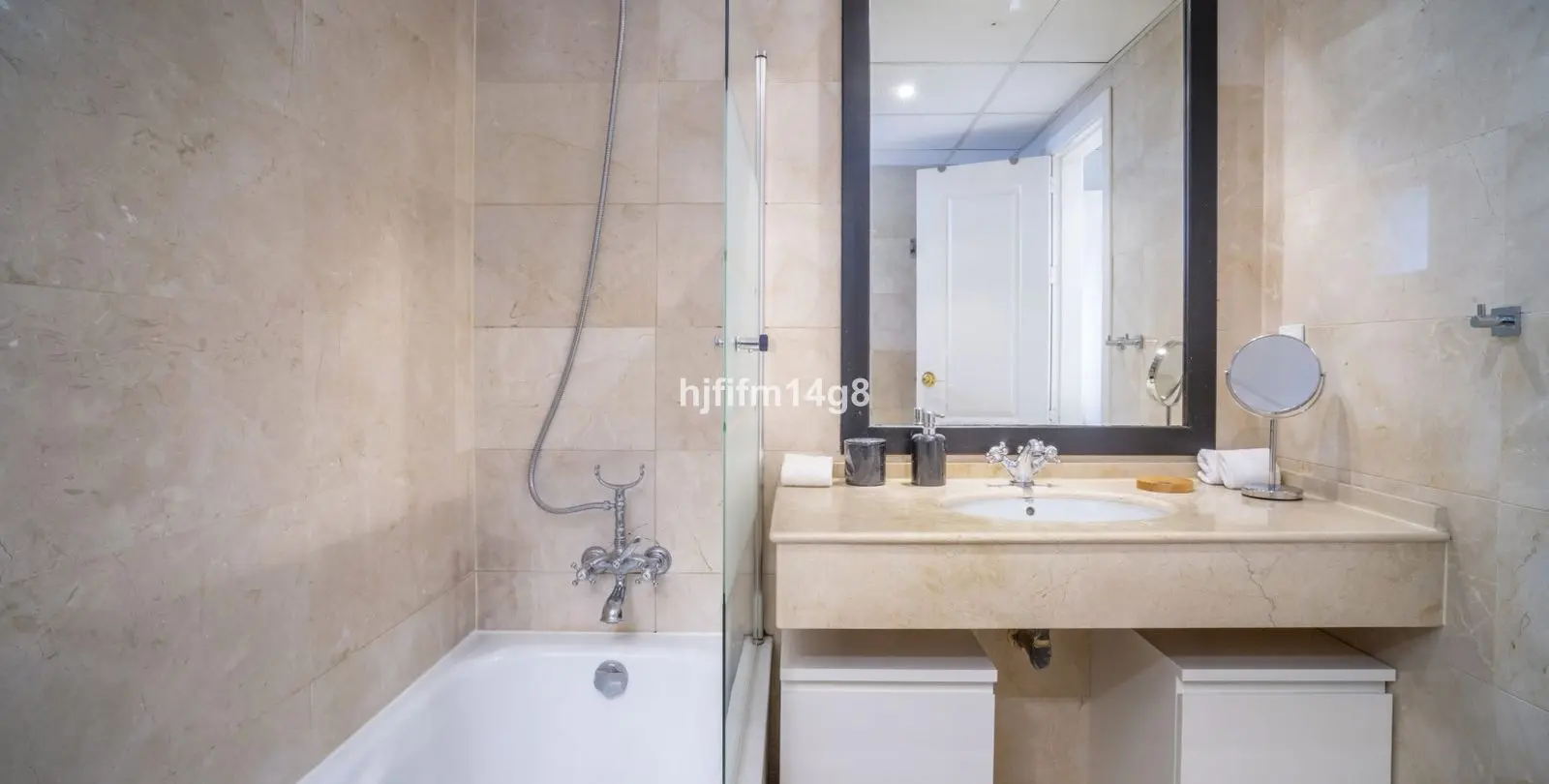 Venta de apartamento en planta baja en San Pedro de Alcántara 15