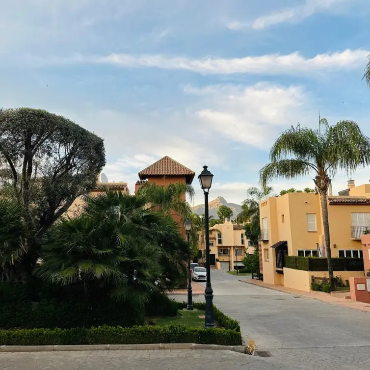 Sale of townhouse in Nueva Andalucía