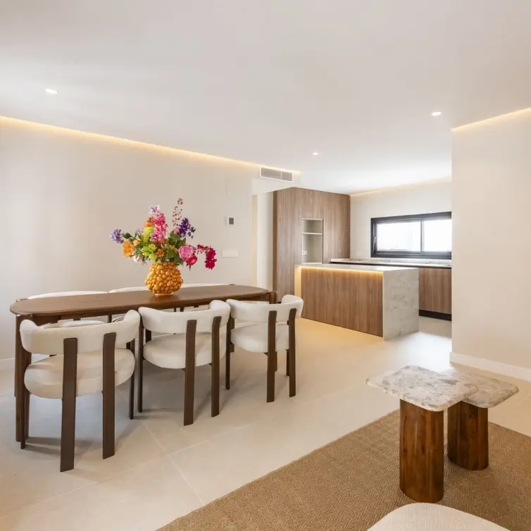 Sale of penthouse in Estepona