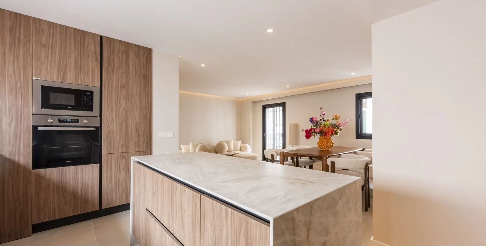 Sale of penthouse in Estepona 3
