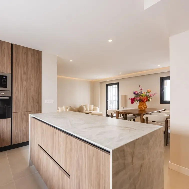 Sale of penthouse in Estepona