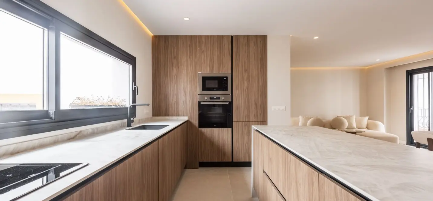 Sale of penthouse in Estepona 4