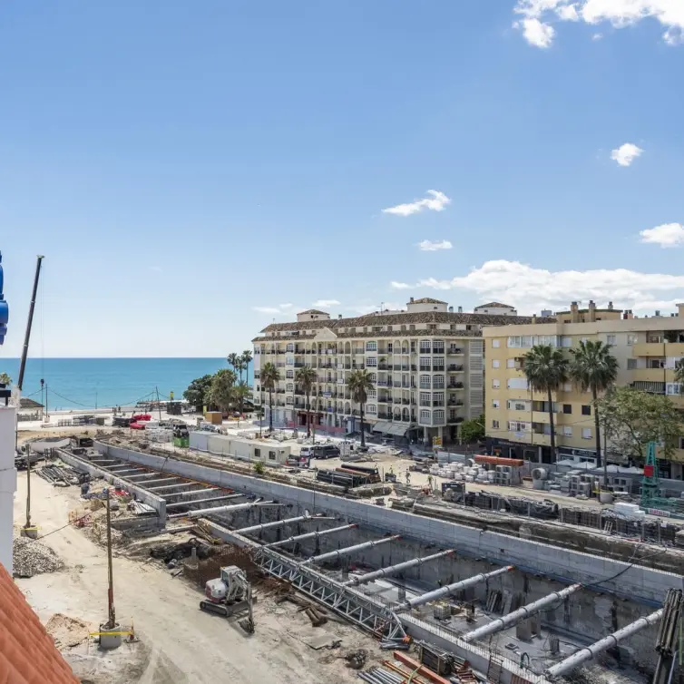 Sale of penthouse in Estepona