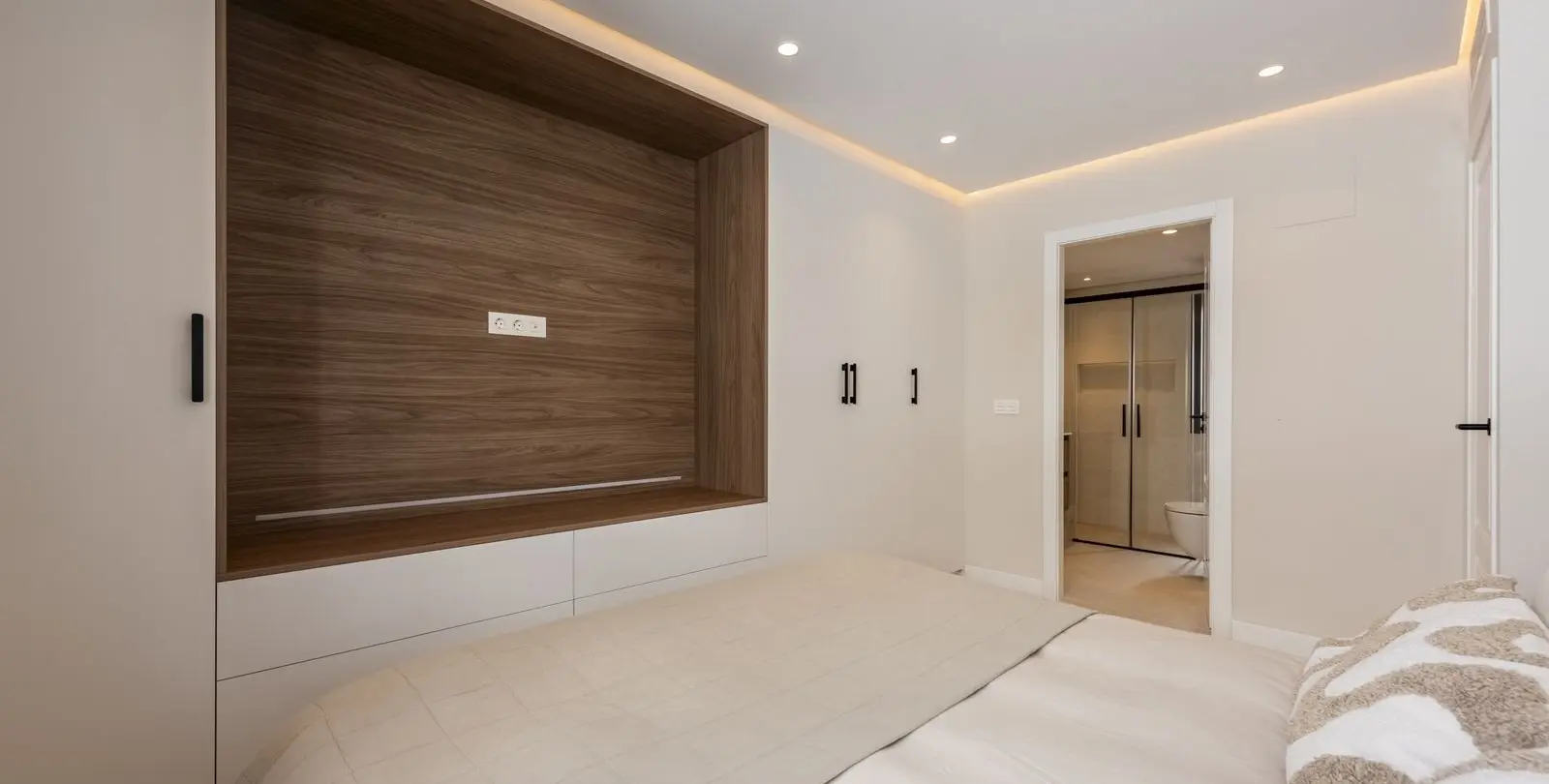Sale of penthouse in Estepona 8