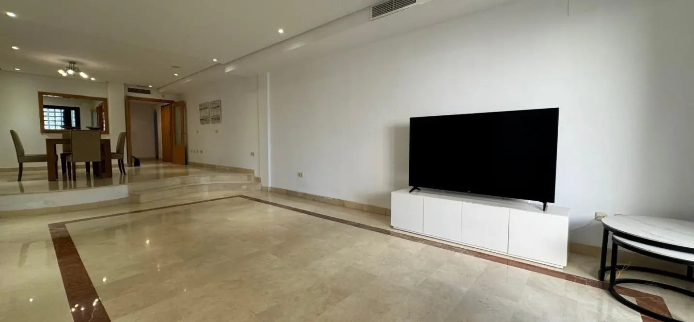 Продажа апартаментов на среднем этаже в Puerto Banús 2