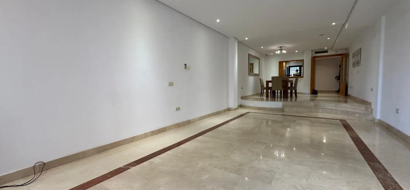 Продажа апартаментов на среднем этаже в Puerto Banús 3