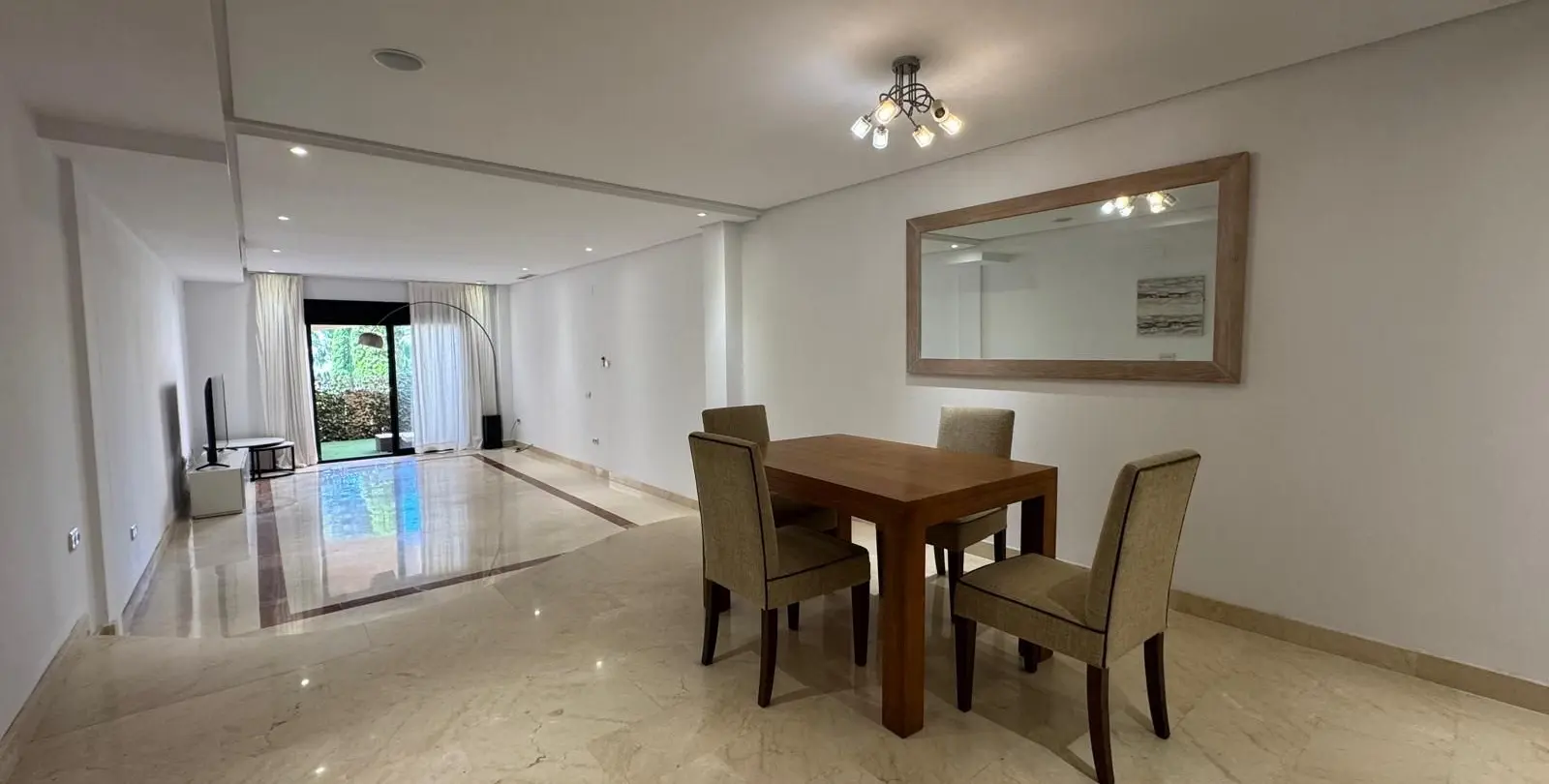Продажа апартаментов на среднем этаже в Puerto Banús 5