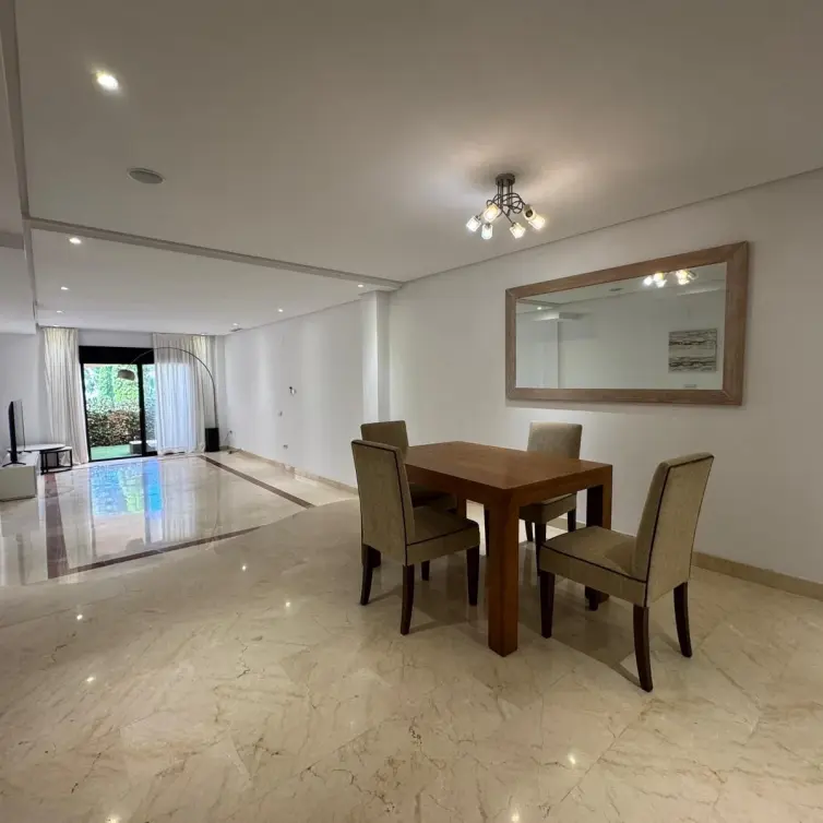 Продажа апартаментов на среднем этаже в Puerto Banús