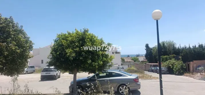 Sale of residential plot in Estepona 1