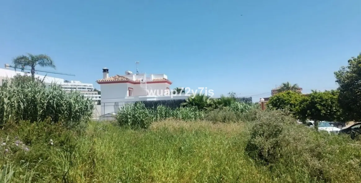 Sale of residential plot in Estepona 3