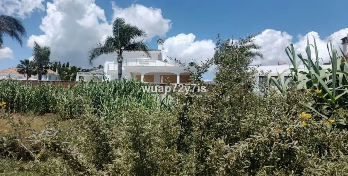 Sale of residential plot in Estepona 6