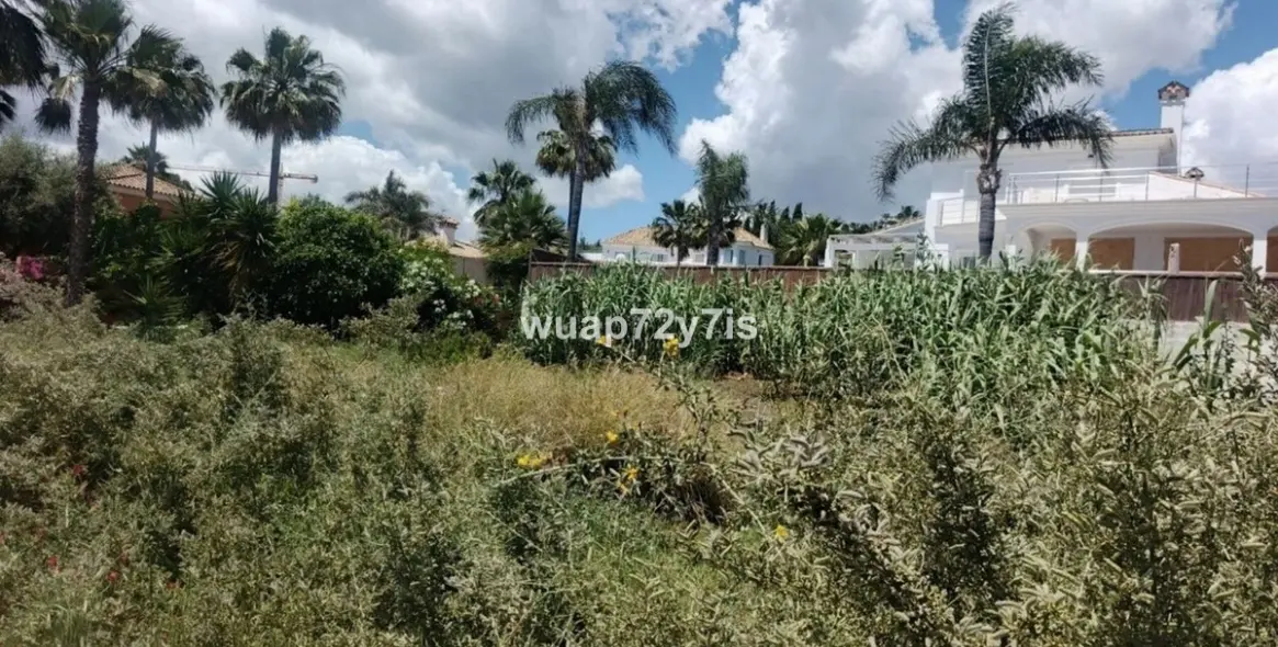 Sale of residential plot in Estepona 7