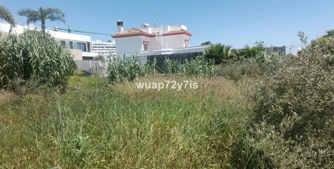 Sale of residential plot in Estepona 8