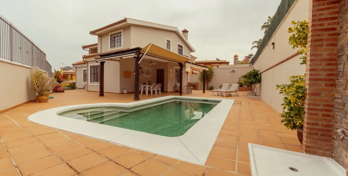 Venta de villa independiente en Málaga 1