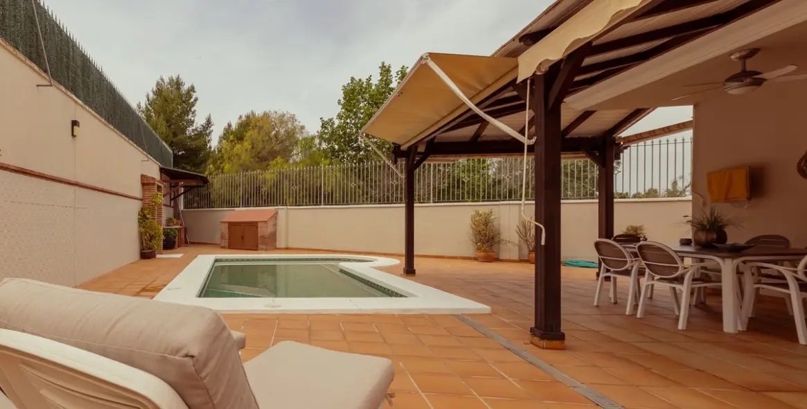 Venta de villa independiente en Málaga 28