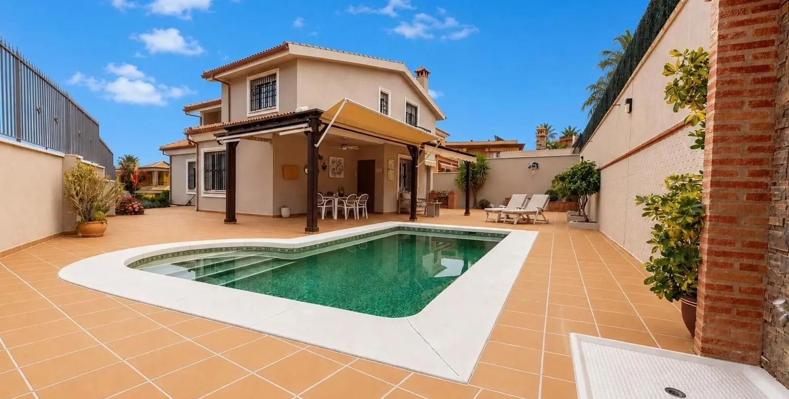 Sale of detached villa in Alhaurín de la Torre 1