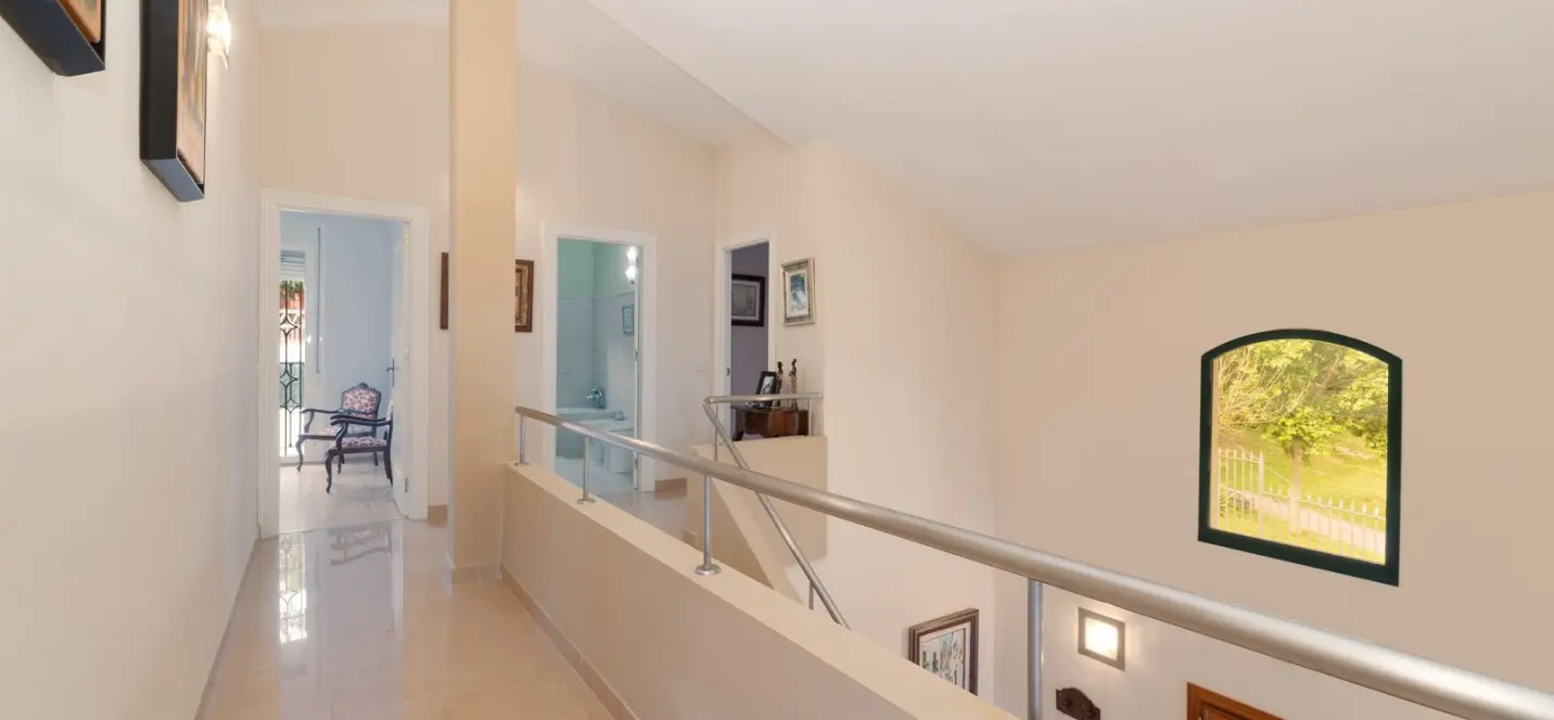 Продажа  отдельно стоящей виллы в Alhaurín de la Torre 1