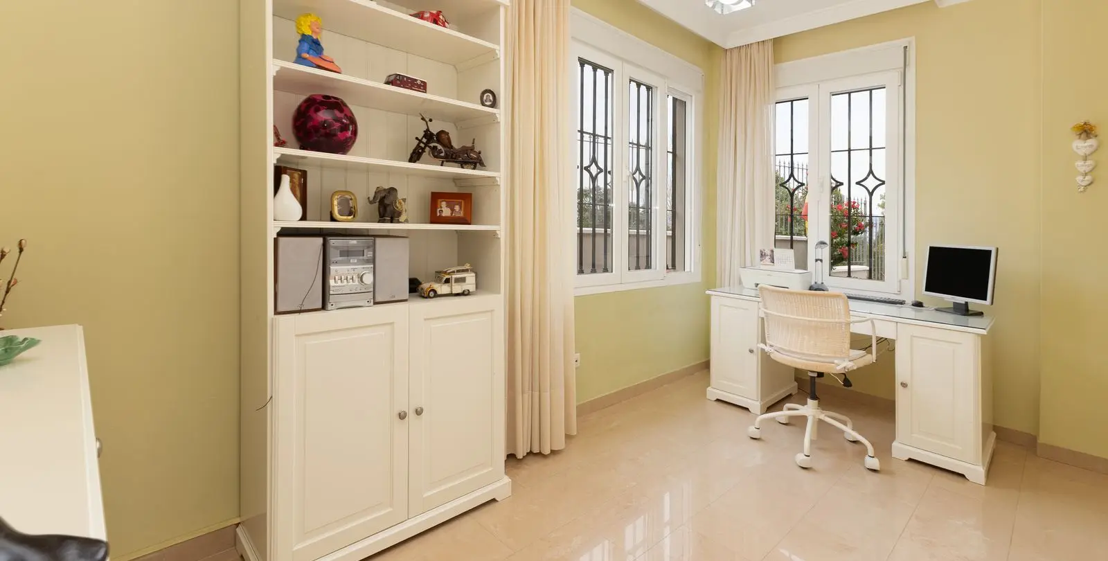 Sale of detached villa in Alhaurín de la Torre 24