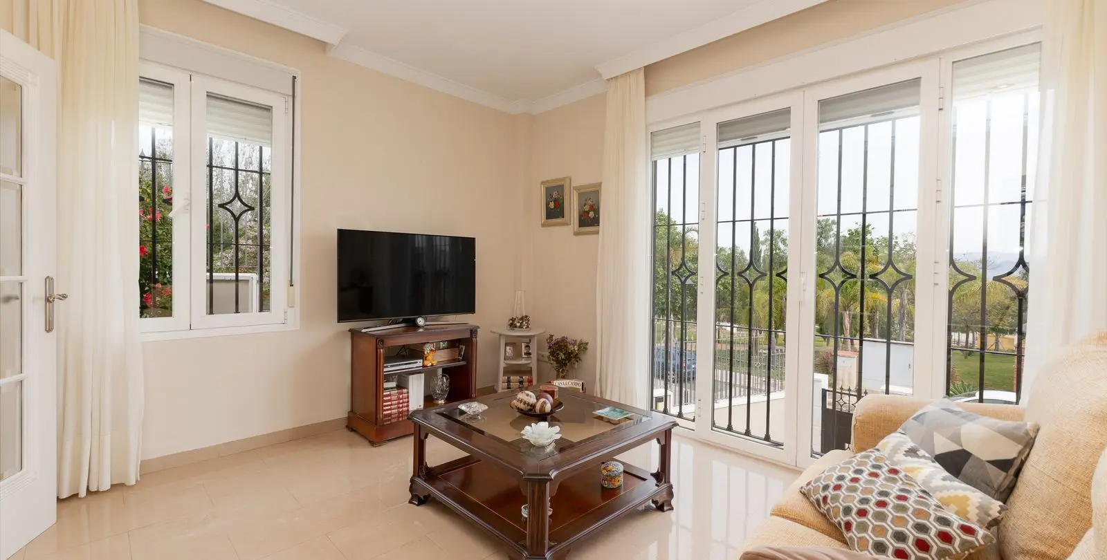 Sale of detached villa in Alhaurín de la Torre 38