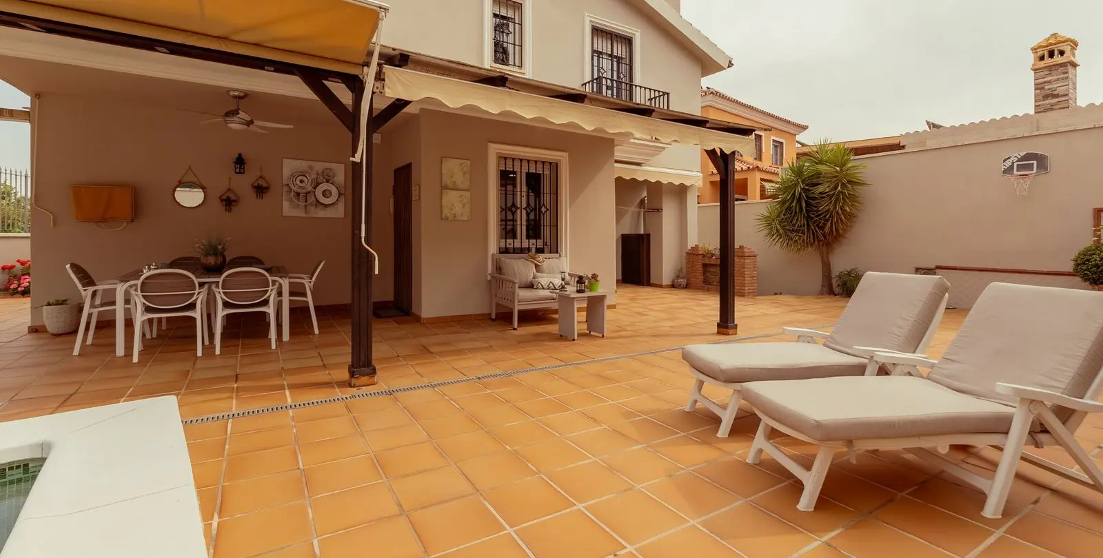 Sale of detached villa in Alhaurín de la Torre 41