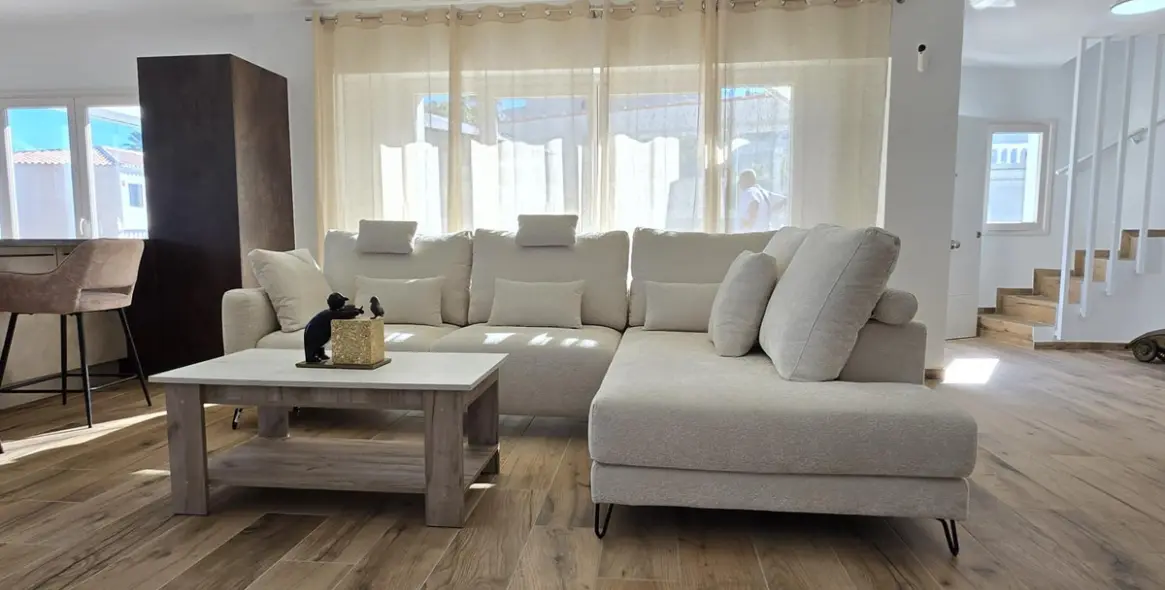 Sale of detached villa in El Faro 3