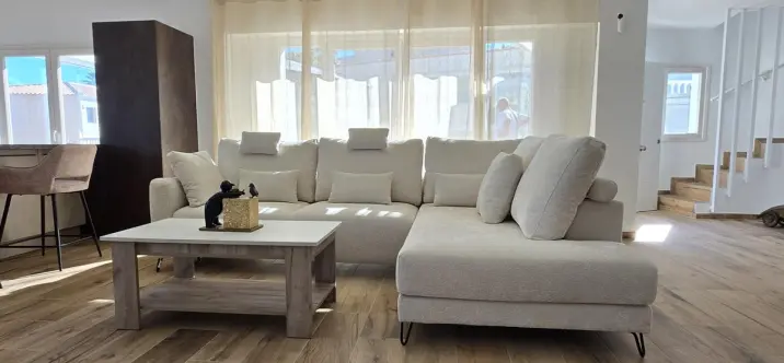 Sale of detached villa in El Faro 2