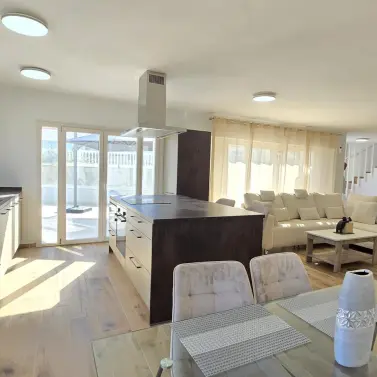 Sale of detached villa in El Faro