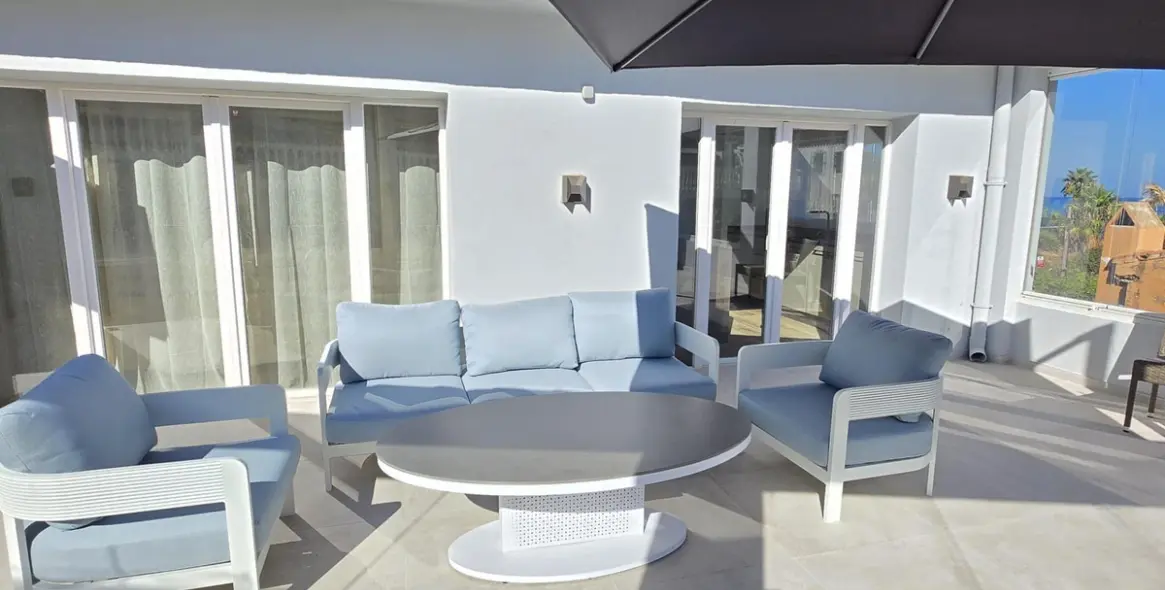 Sale of detached villa in El Faro 7