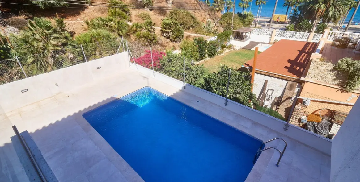Sale of detached villa in El Faro 19